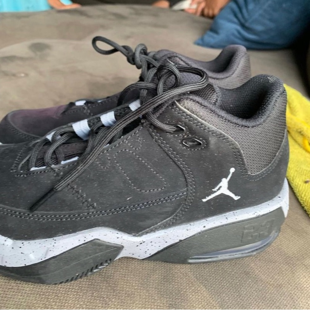 Jordans size 4, youth. New.